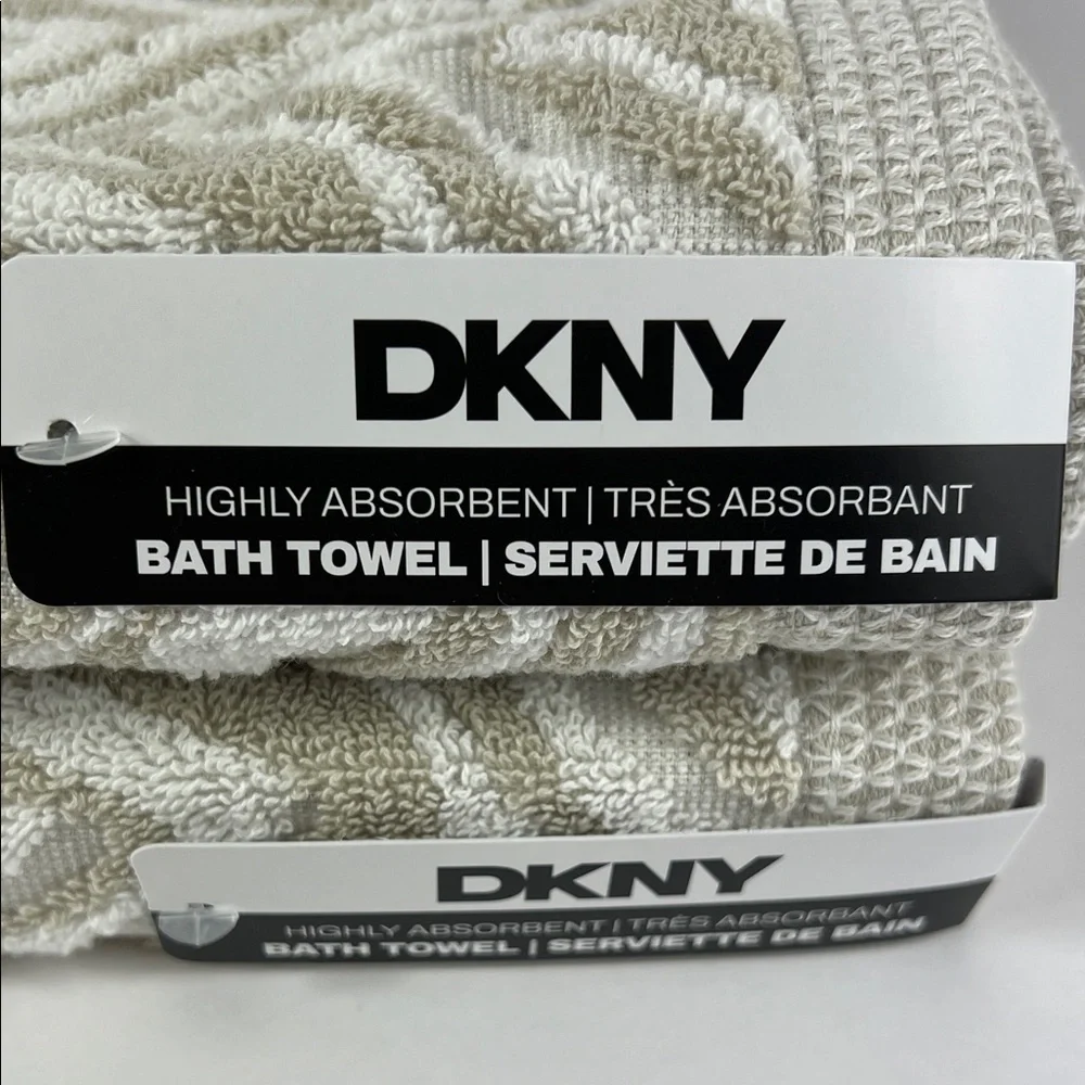 DKNY Bath Towels Textured Beige and White Pattern Absorbent Cotton 2 Pc Set NEW